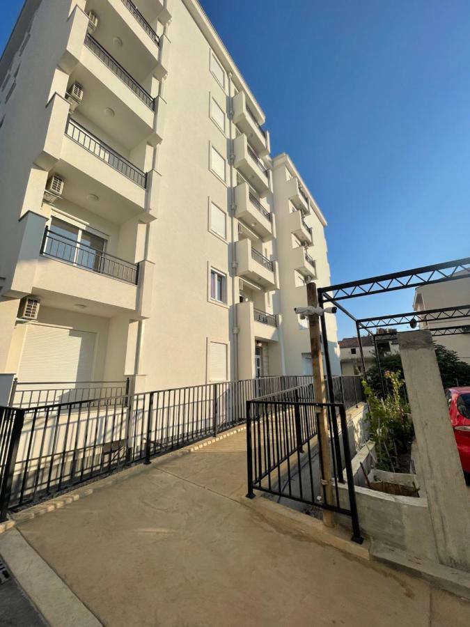 Elena Apartamento Bar Exterior foto